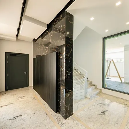 Maison 46 Brown Luxury Flat Apartment *