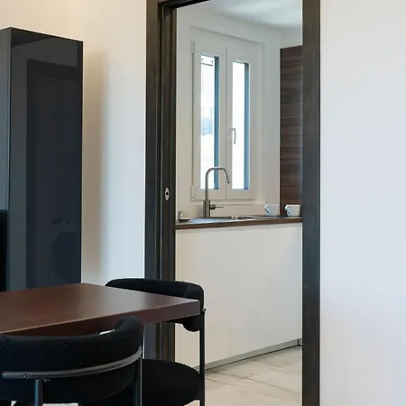 Maison 46 Brown Luxury Flat * 바리