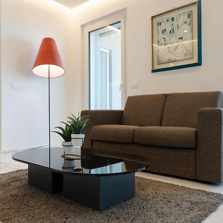 Maison 46 Brown Luxury Flat